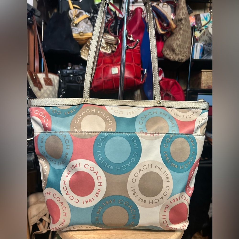 2012 Coach Soho Sateen Circles Snaphead Tote LIKE NEW!​ - Picture 3 of 10